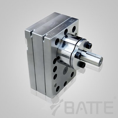 Spinning gear pump