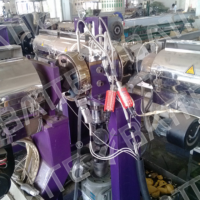 extrusion melt pump