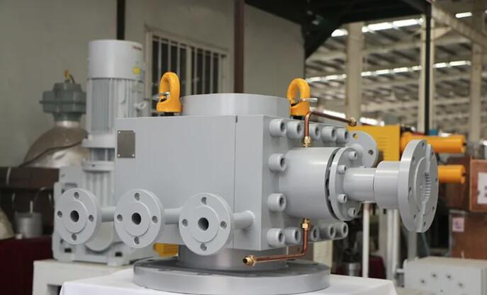 Reaction kettle gear melt pump