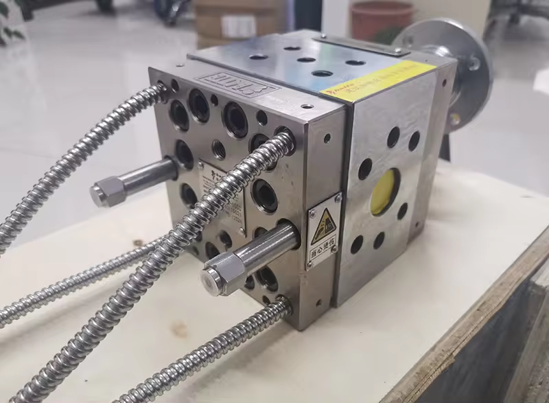 melt pump in extruder
