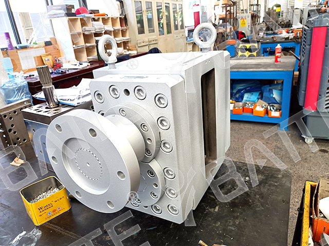 rubber melt pump