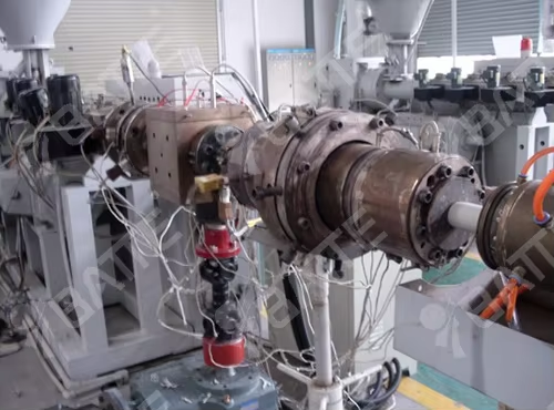 extrusion melt pump
