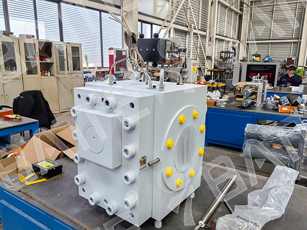 pump for hot melt adhesive